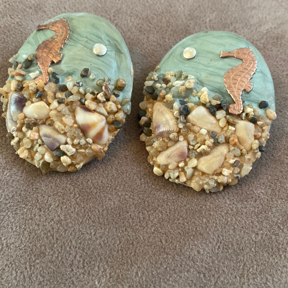 Vintage seahorse shell earrings